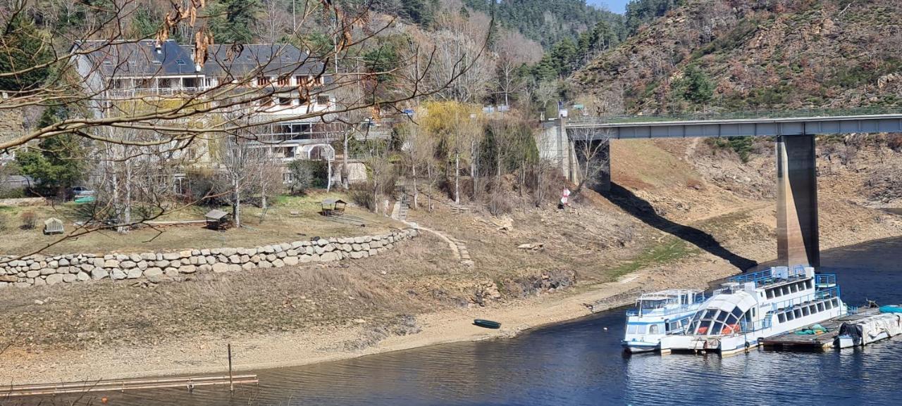 Garabit Hotel Anglards de Saint Flour Buitenkant foto